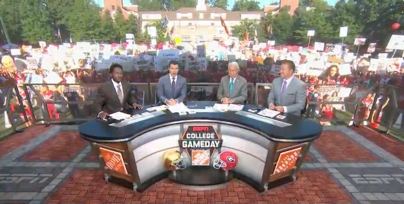 The best College GameDay signs from Week 4