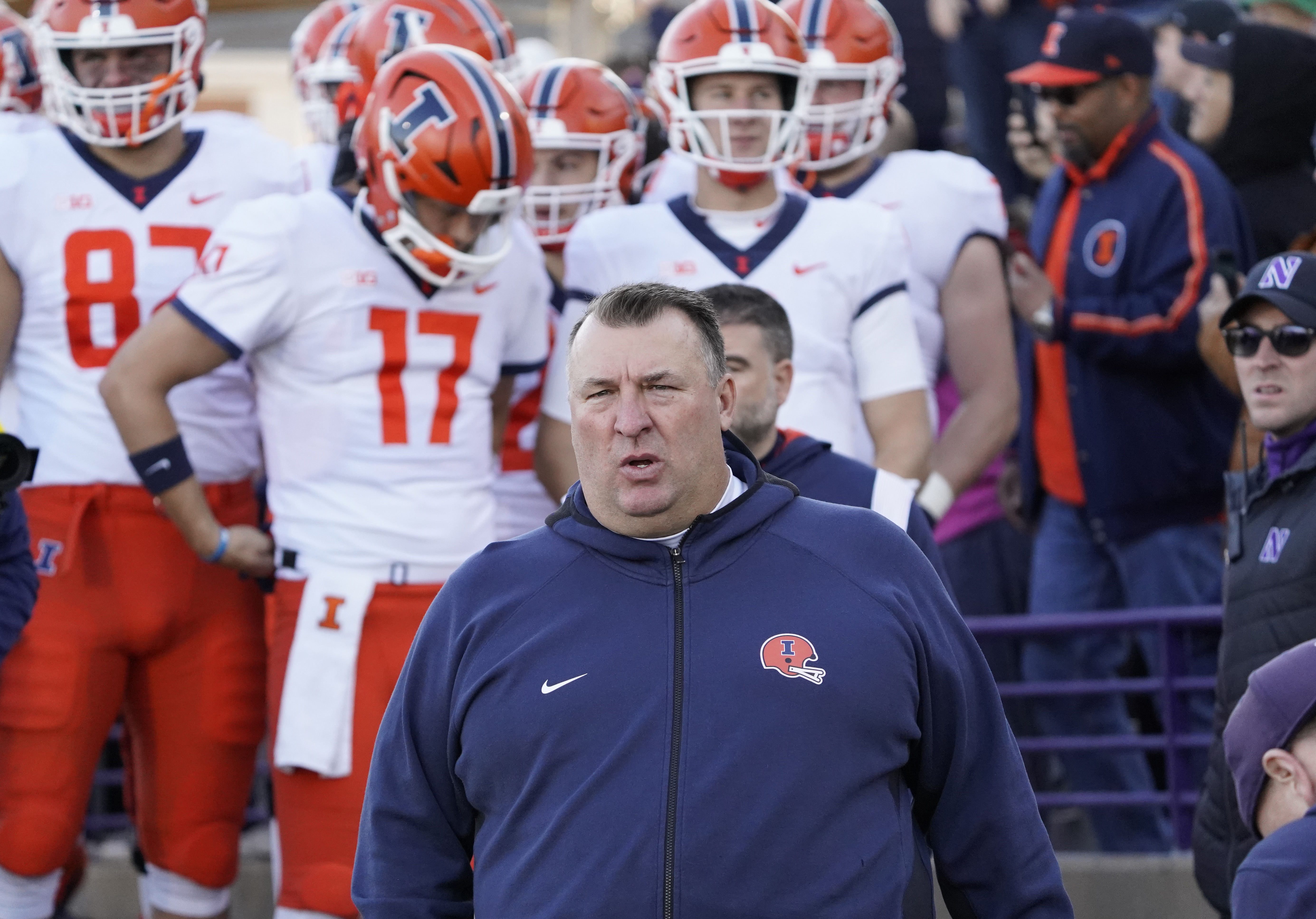 Illinois coach Bret Bielema.