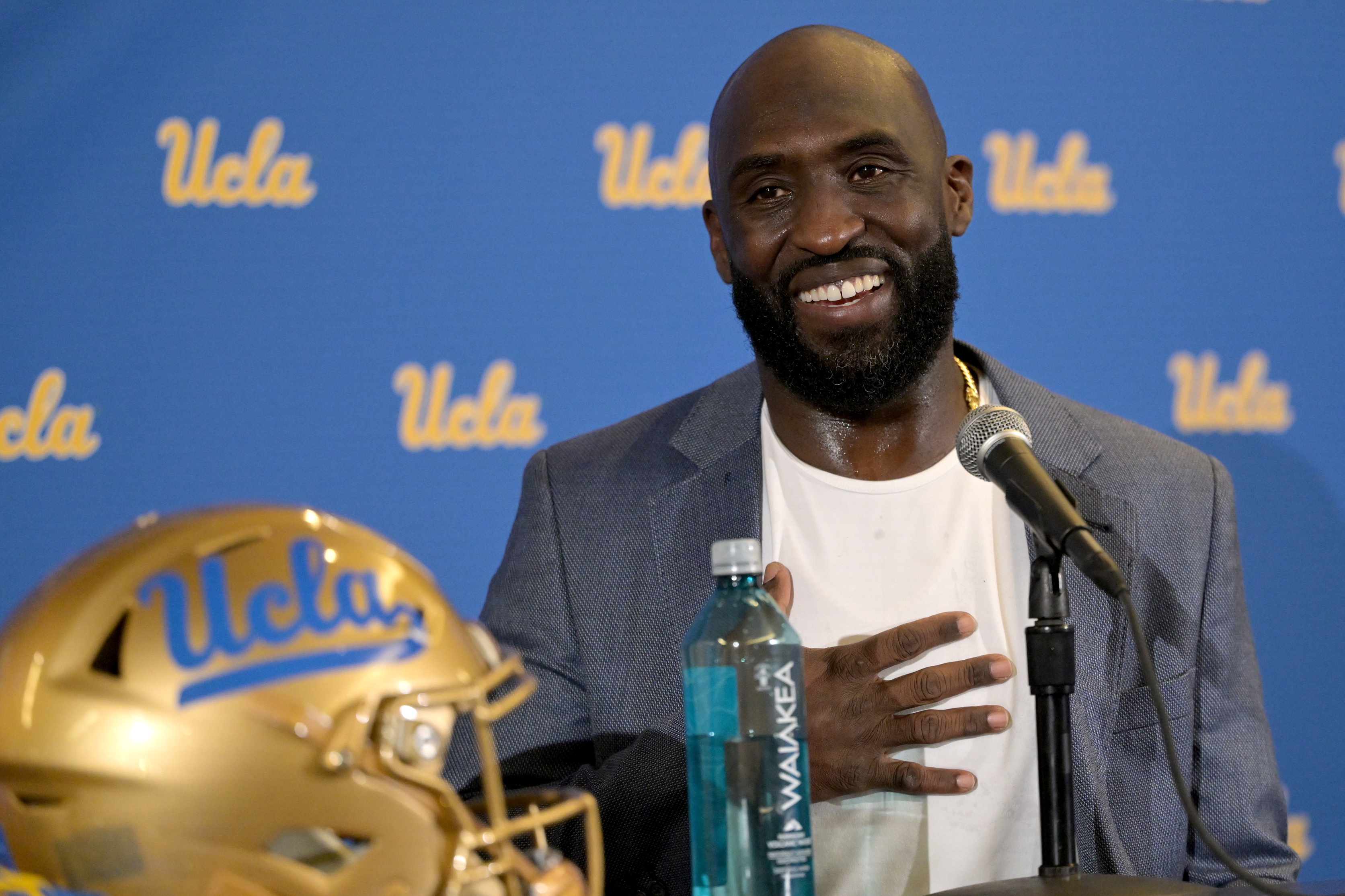 UCLA coach DeShaun Foster