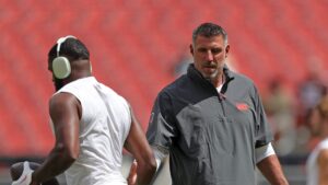 Cleveland Browns consultant Mike Vrabel