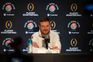 Oregon head coach Dan Lanning.