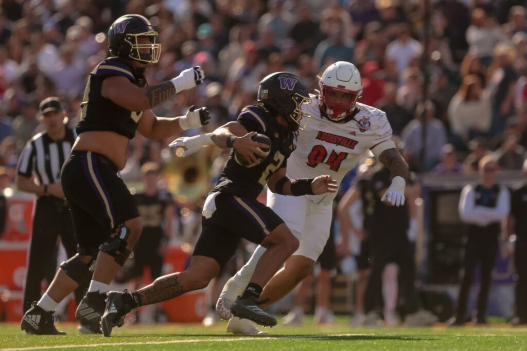 Washington QB Demond Williams Jr.