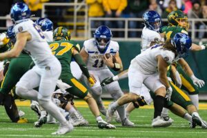 SDSU QB Mark Gronowski in action.