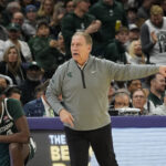 Tom Izzo coaching.