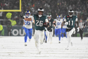 Saquon Barkley runs for a touchdown.