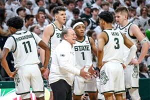Tom Izzo coaches his players during a Michigan State game.
