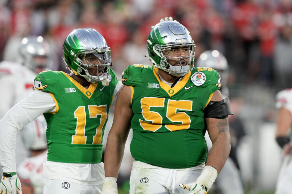 Derrick Harmon during an Oregon game.