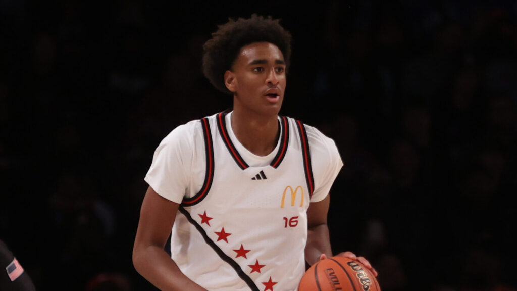Alijah Arenas playing in the McDonald's All-America game.