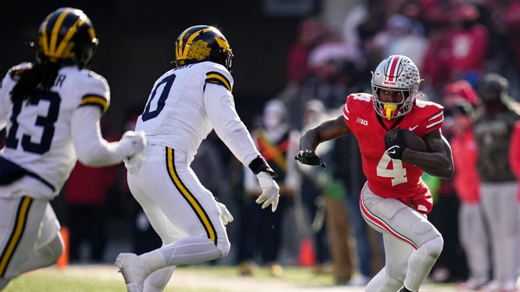 Ohio State's Jeremiah Smith with the ball.