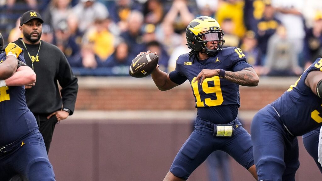 Freshman QB Bryce Underwood in practice.