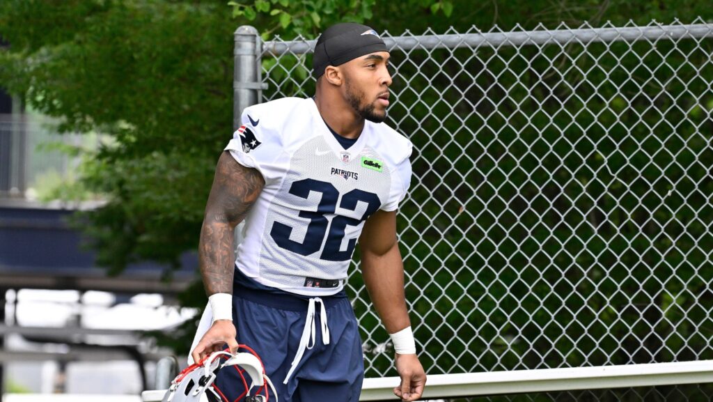 New England RB TreVeyon Henderson at practice.