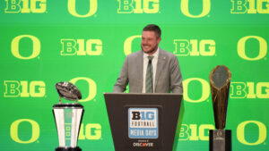 Oregon head coach Dan Lanning.
