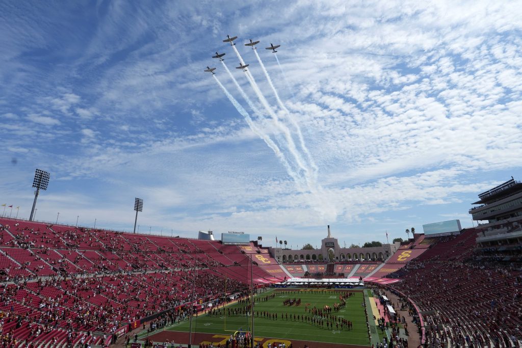 Photo of LA Coliseum for USC vs. San Jose State in Week 0.