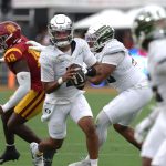 Dante Moore in the Oregon-USC game.