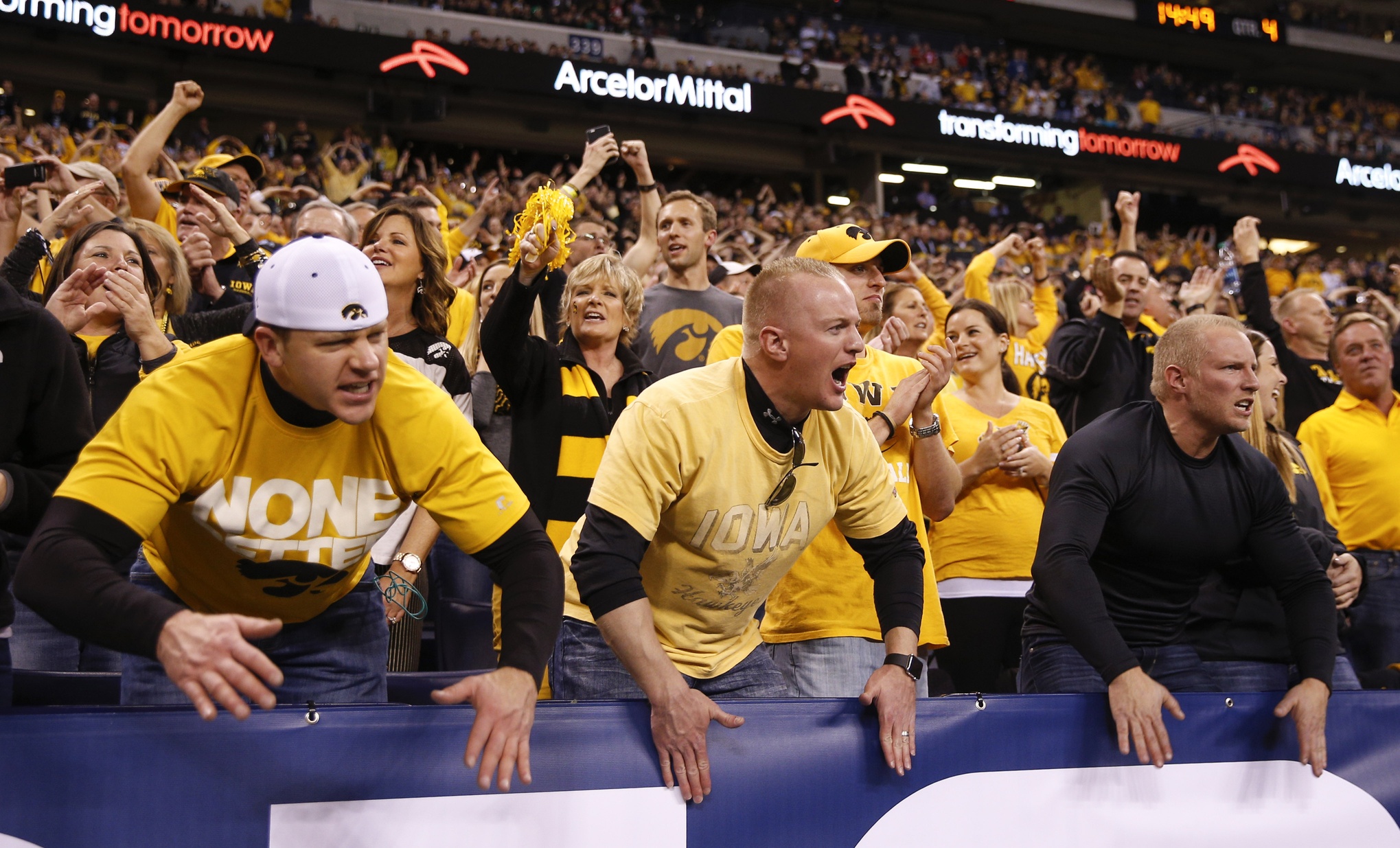 Iowa fight song mysteriously on repeat in vacant Niagra Falls building