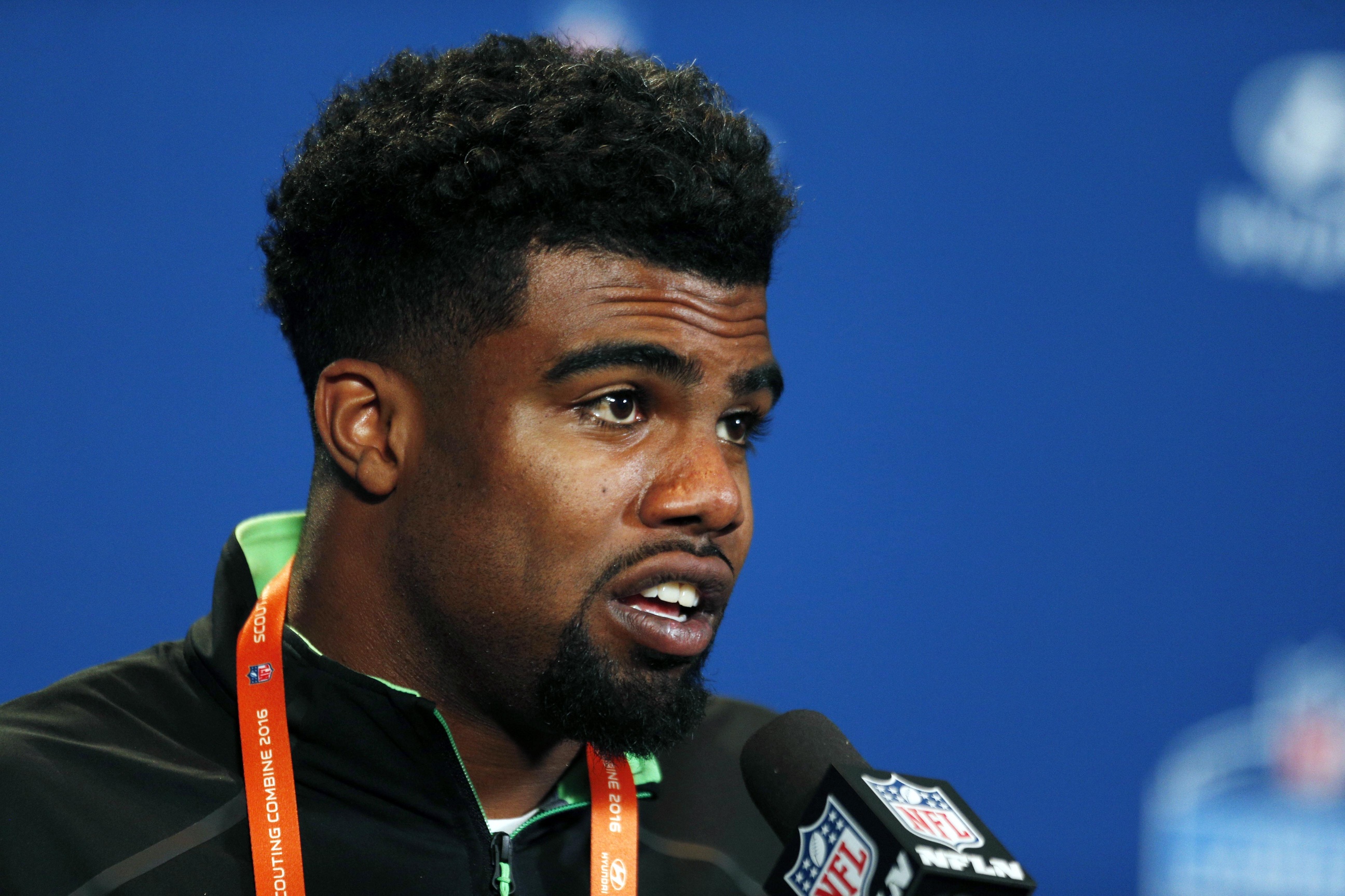 Ezekiel Elliott to Philly? Eagles exec suggests he's not above grabbing