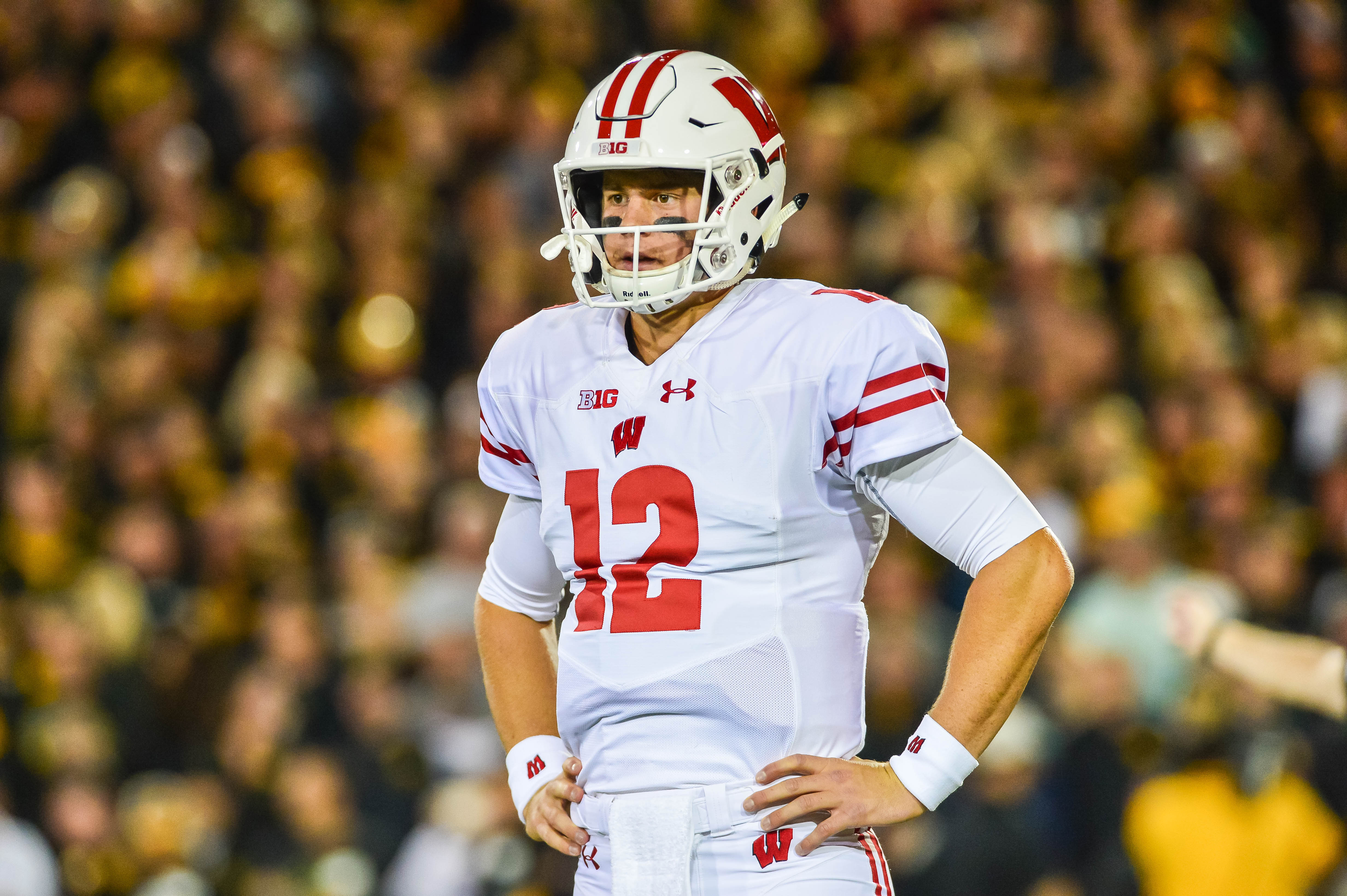 Wisconsin QB Alex Hornibrook listed as questionable vs. Minnesota