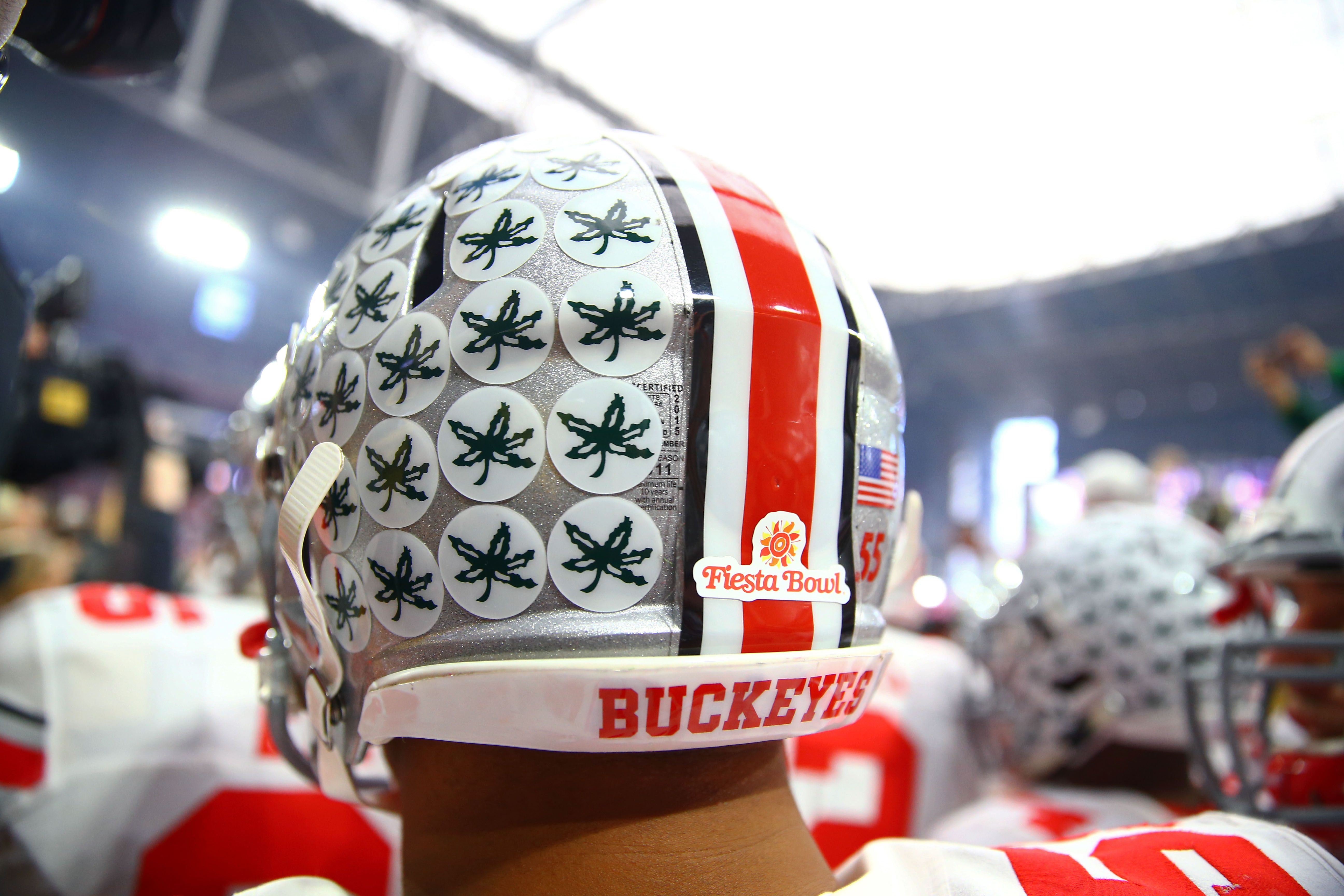 WATCH Former Ohio State star Rex Kern explains berth of Buckeye leaf decal