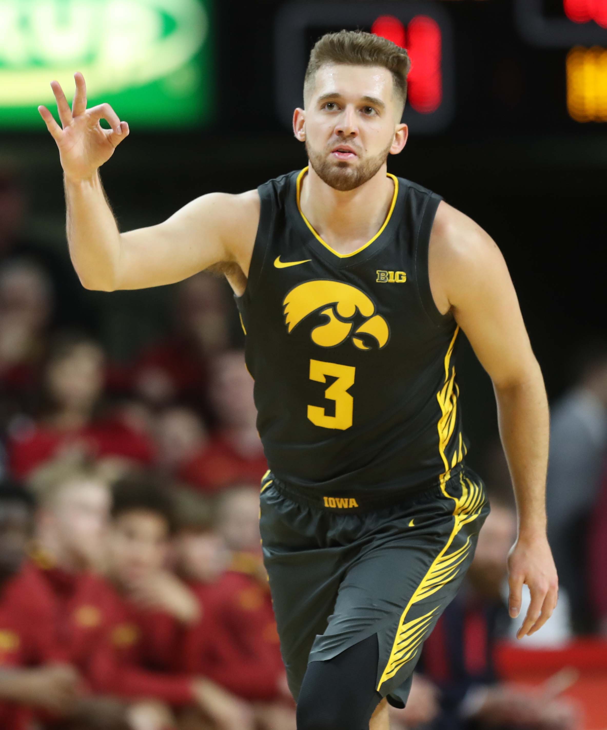 Iowa basketball senior guard Jordan Bohannon set to undergo season