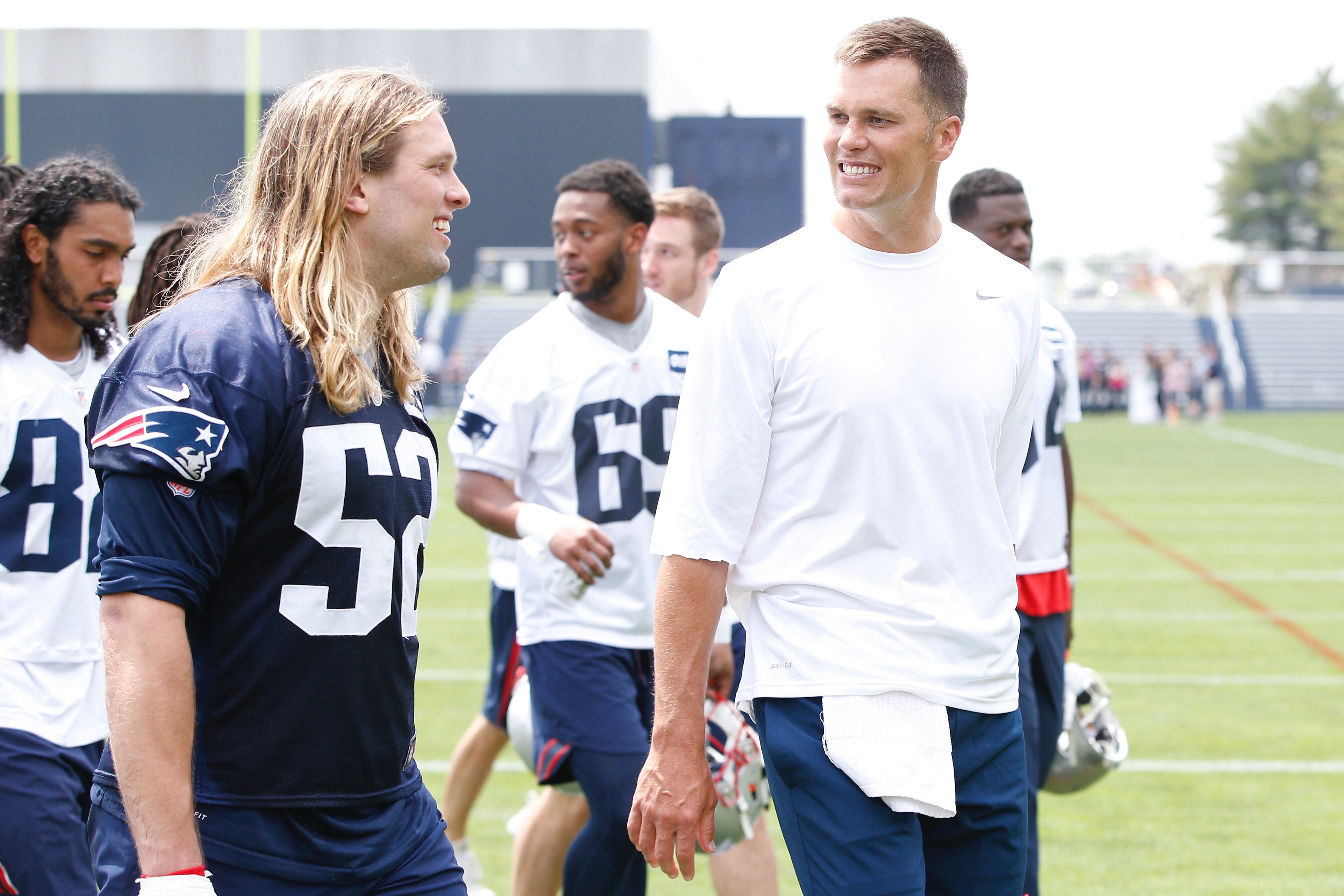 Pay up! Tom Brady, Chase Winovich don Ohio State gear to settle bet