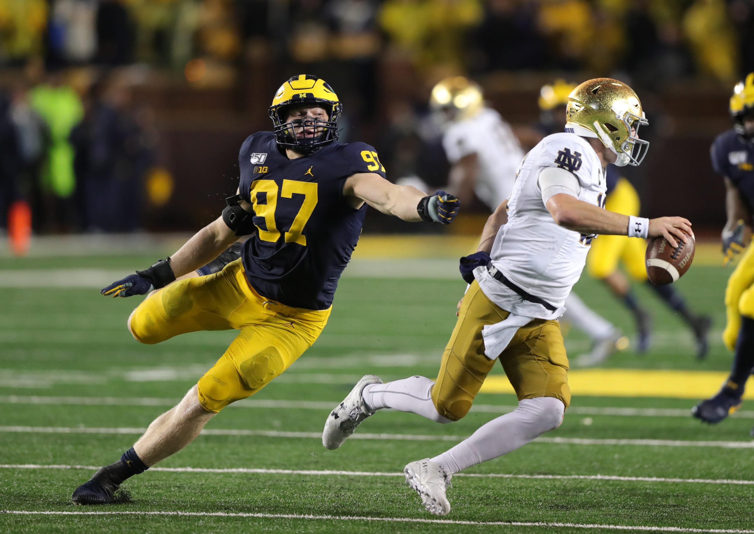 Michigan DE Aidan Hutchinson Vaults Into Top 5 Of Latest NFL Mock Draft Michigan DE Aidan Hutchinson Vaults Into Top 5 Of Latest NFL Mock Draft