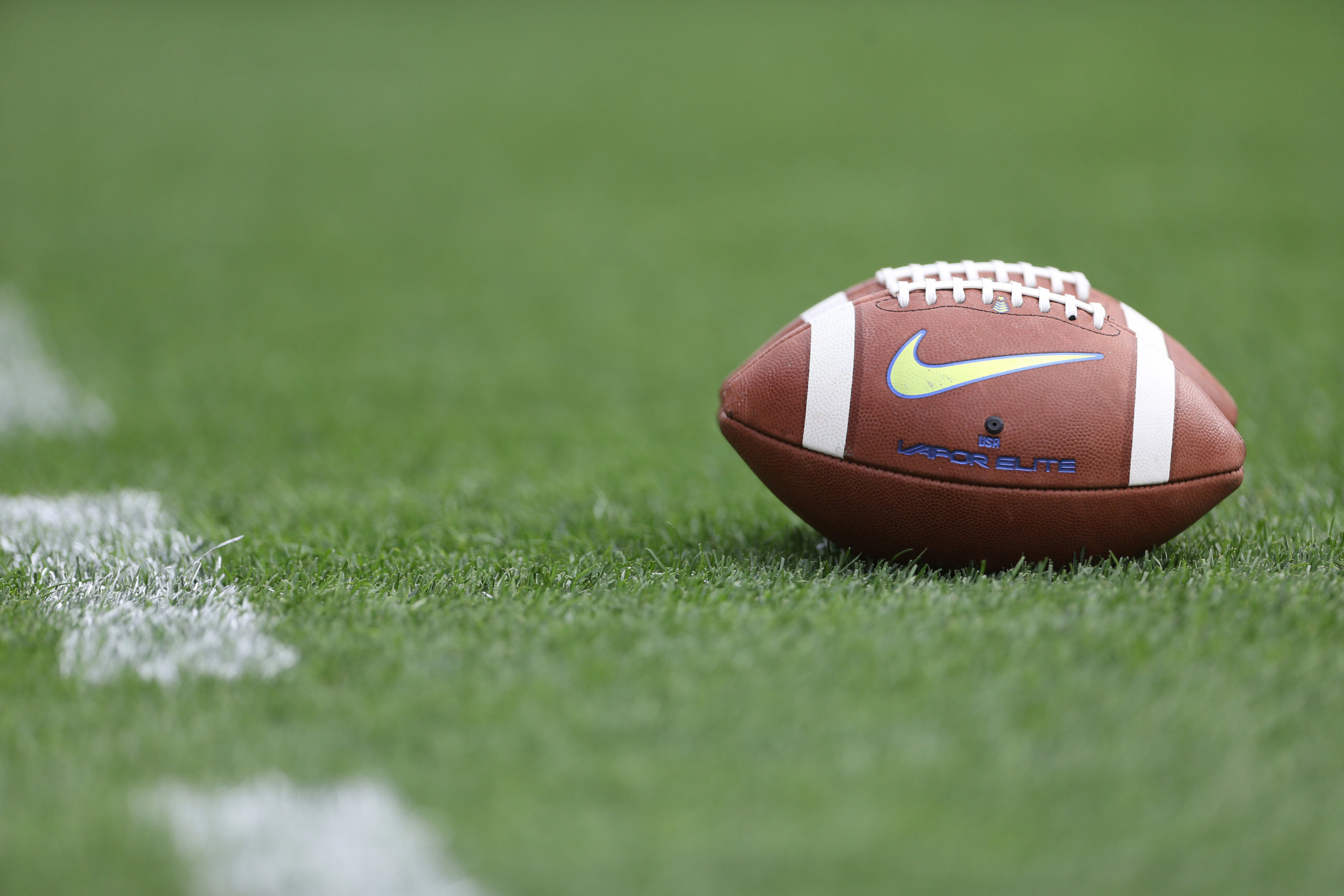Former NFL Tight End To Call NBC Big Ten Games In 2023