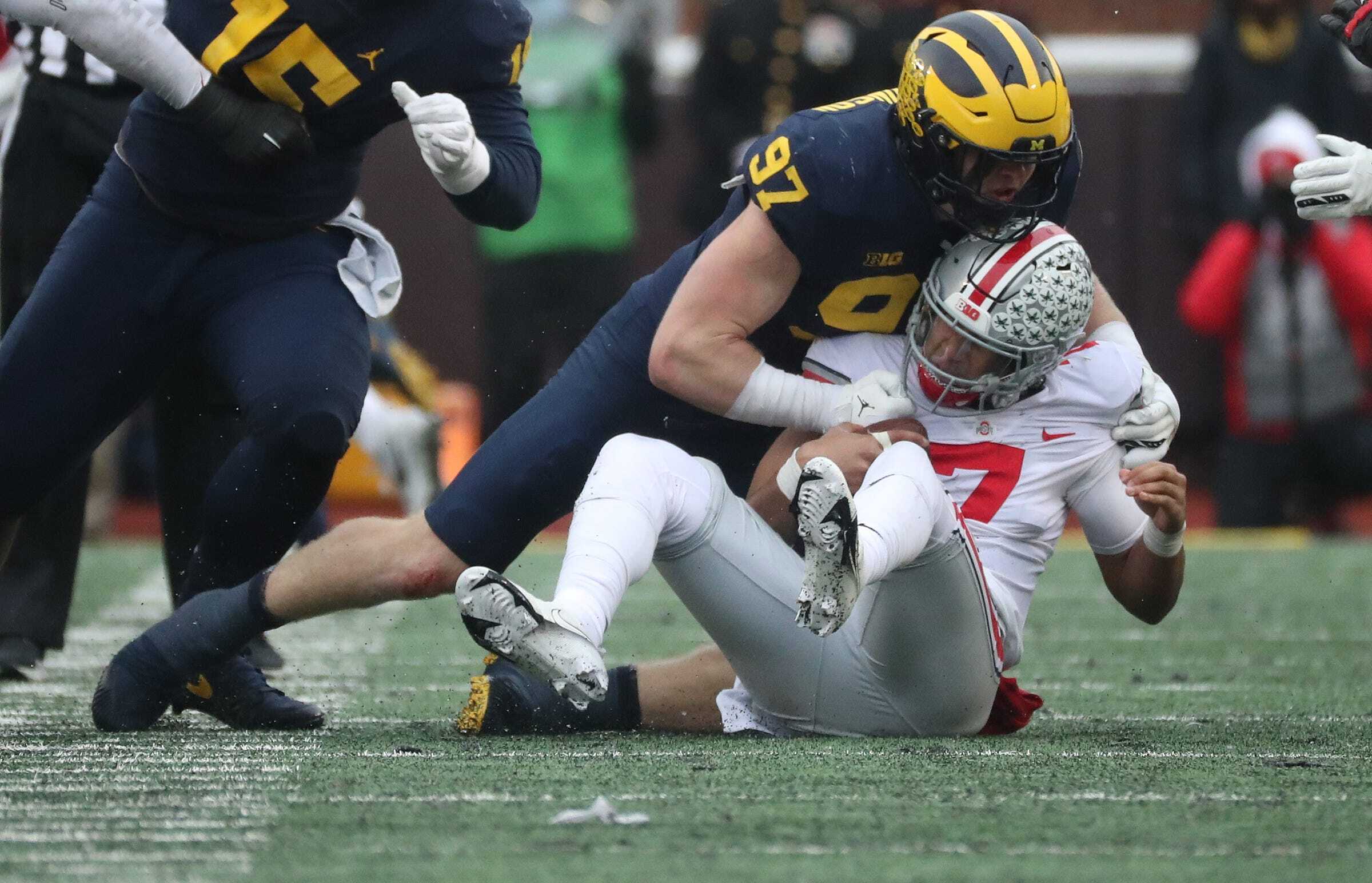 One statistic shows how truly dominant Michigan's Aidan Hutchinson was vs.  Ohio State